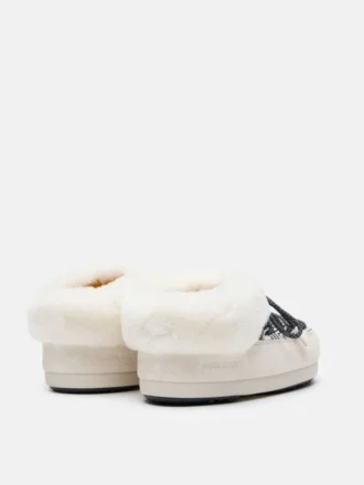 Moon Boot X Guest in Residence Evx Chalet White Sand Mules van imitatiebont