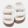 Witte sandalen van schapenvacht Witte sandalen van schapenvacht